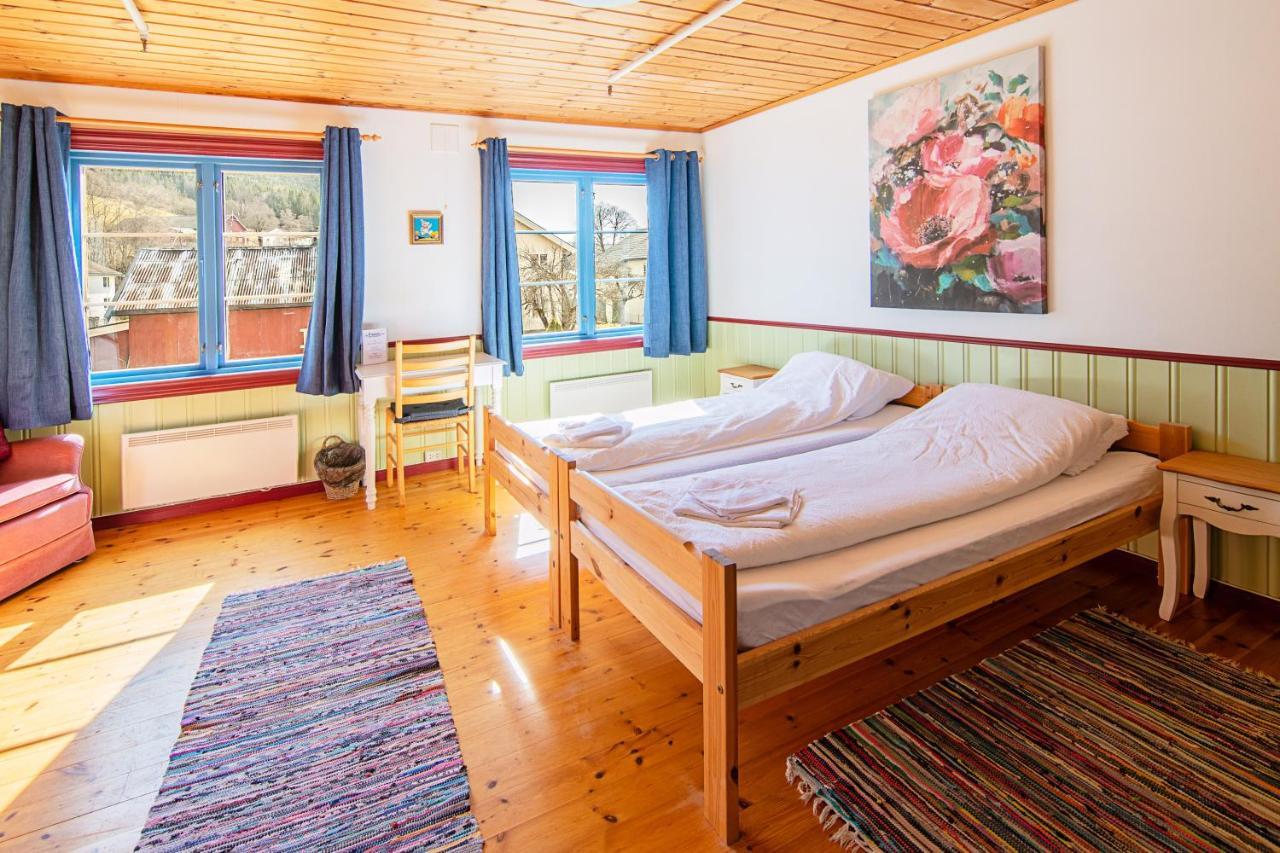 Fyresdal Gjestehus Moland Extérieur photo